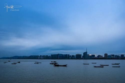 “寒冬”腊八，在钱塘江的另一边远眺新城，美景当如斯