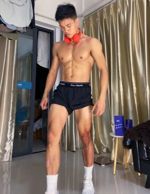 身材|174cm的肌肉爷们看起来像180，这身材简直绝了