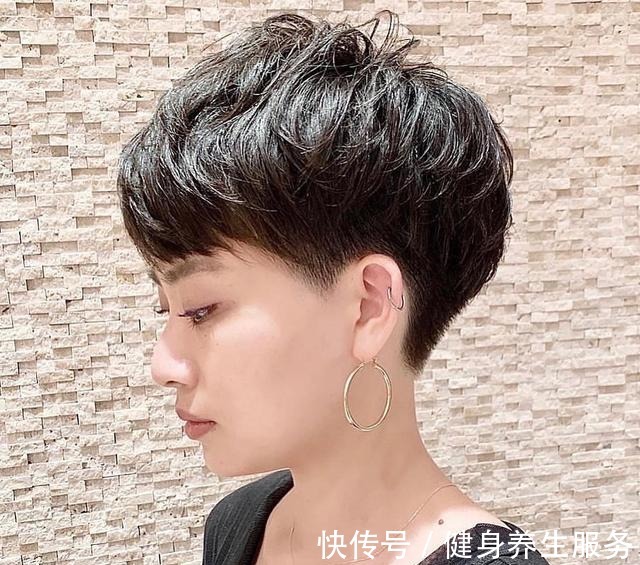 低层次 女士发型别乱剪,想换发型先看看这3种,时尚利落显气质!