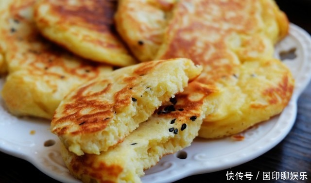 玉米面饼简单又好吃,搅一搅拌一拌,3分钟煎一锅,香软营养好