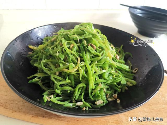 这菜越吃越香，比肉菜都下饭，简单易做清爽不油腻，夏天适合多吃