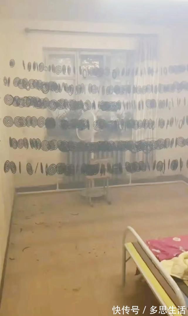 |搞笑图片:蚊子们要来集体偷塔,他提起布下“十面迷糊”蚊香阵