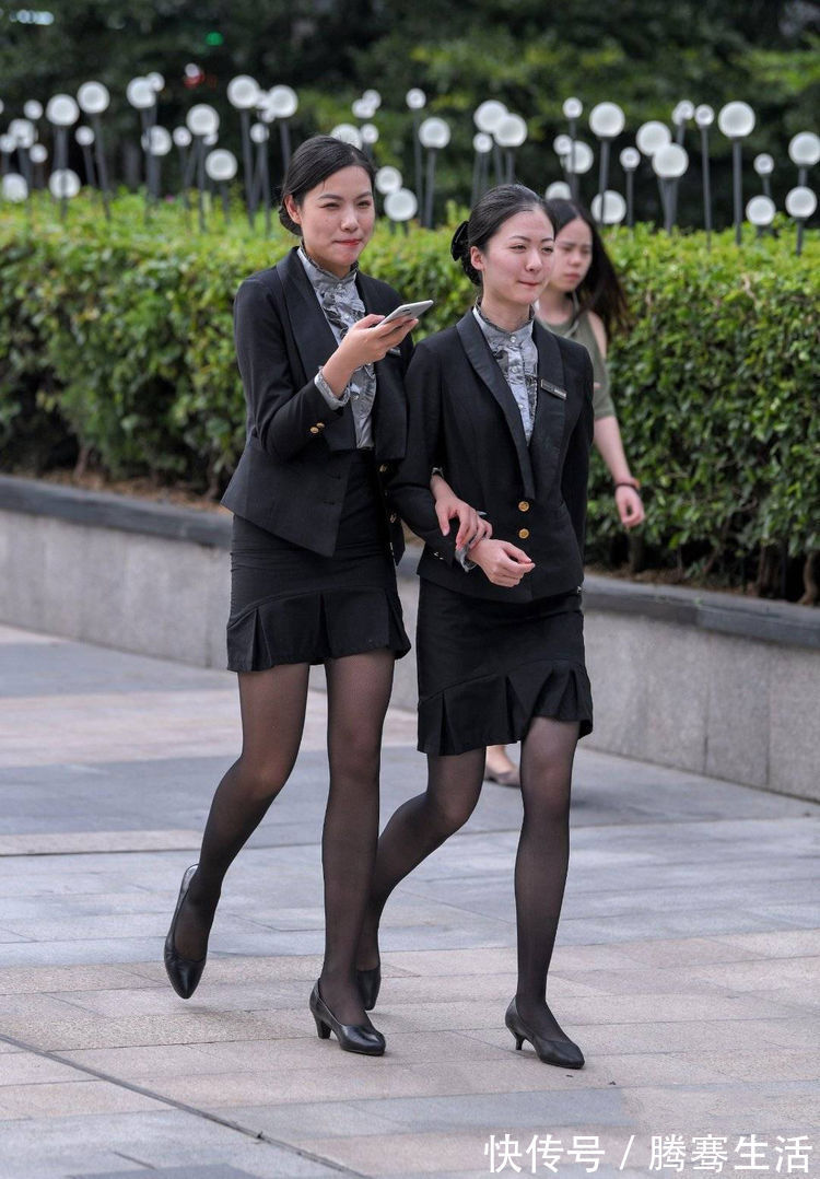标杆|美女街拍两个月入10万的女销售,她们的打扮,是行业中的标杆