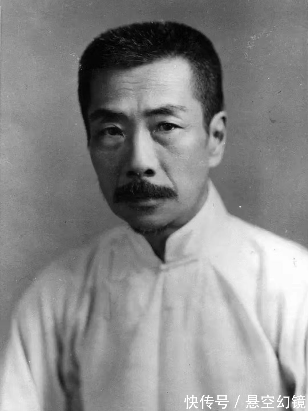 林徽因!林徽因怼她,张爱玲讽刺她,鲁迅瞧不起她,冰心到底怎么了?