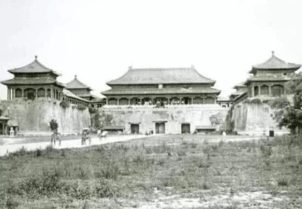 无比|慈禧出逃后的紫禁城，日本人拍下当时的照片，看完让人无比心酸