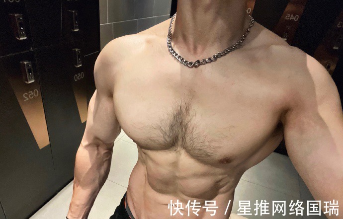 健身房|麒麟臂健壮如腿，胸肌咄咄逼人，啤酒火锅没在身上留一点痕迹！