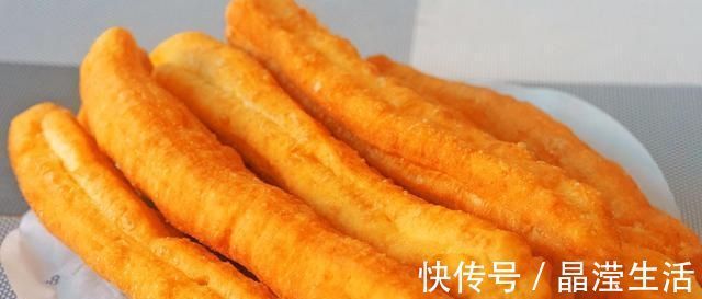 做法|油条最简单的做法，不用泡打粉，加上它，个个空心又酥脆，太香了