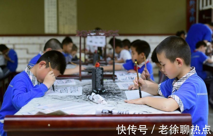 字体&小学生“狂草”字体曝光,洒脱奔放认不出,批卷老师看了想打人