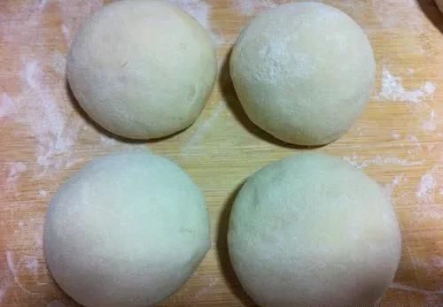 发面时，不能直接加酵母，教你正确做法，30分钟满盆，膨松香甜