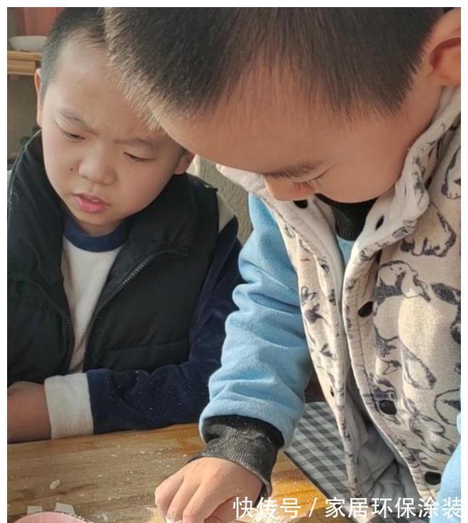 牛奶|家里牛奶喝不完，换个新做法，外酥里嫩奶香浓郁，孩子特别喜欢吃