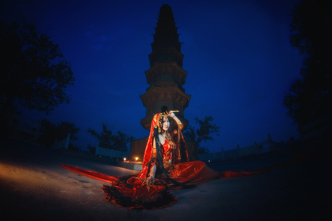 cospl劍網3 紅衣教探雪cosplay