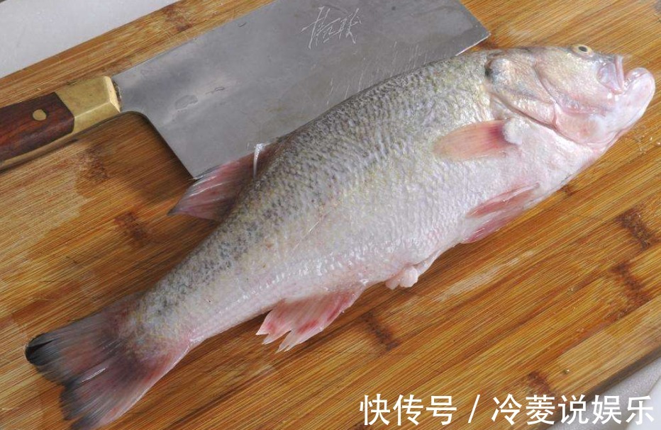 脆嫩|煎鱼时抹上一点它，不破皮不粘锅还省油！金黄脆嫩还营养！