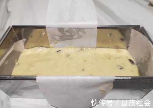 家有烤箱的一定要试试，不用打发，简单搅拌就能做的蛋糕，太香了