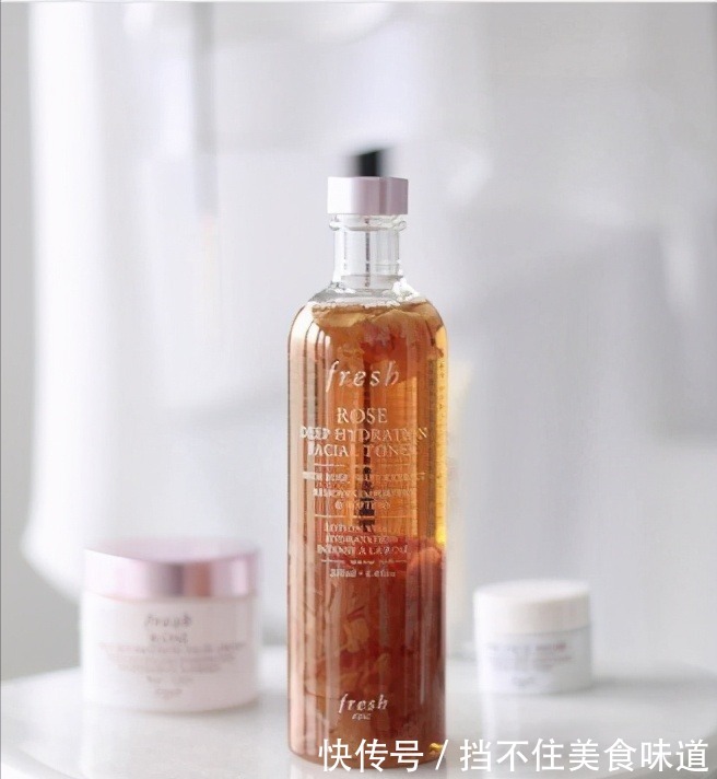 熬夜|熬夜党的阳光,摆脱皮肤暗沉的熬夜肌肤,改善斑点,这些爽肤水用了能拯救