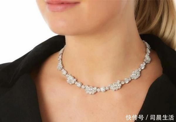链条|钻石和什么彩色宝石搭配，显得更美更令人目眩神迷？经典的才永恒