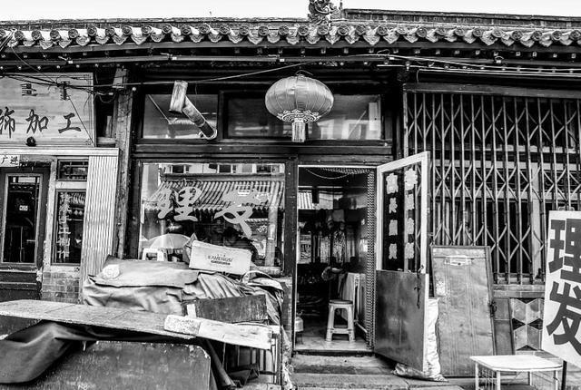 张大千|40年前一幅画5元没人要，他买下九千张，如今随便一幅就价值上亿