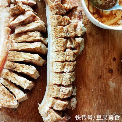 简单易做脆皮烤肉~五花肉的另一种吃法!全家人都爱