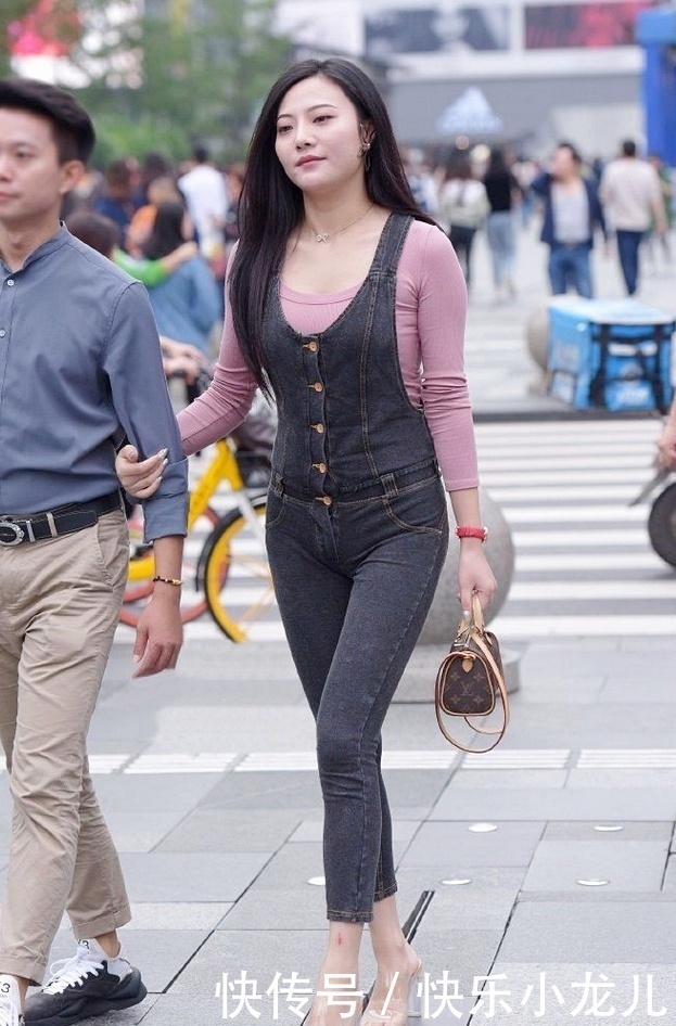 抢下|成熟阿姨真敢穿,简单又时髦,靠它高调抢下C位!