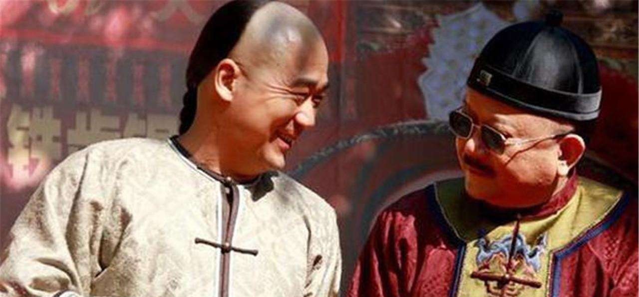 乾隆:四方台,台四方,四方四方朝四方!看和珅和纪晓岚谁对的好