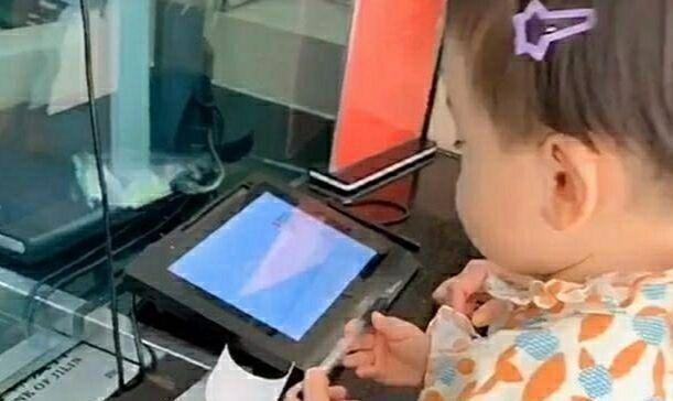 “最小富婆宝宝”存钱火了,惹网友嫉妒活得不如一个穿尿不湿的