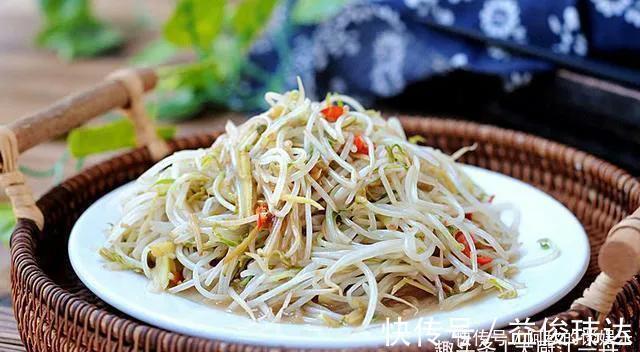 家里老保姆,教我炒豆芽的3个诀窍,豆芽脆嫩不出水,你不学吗?