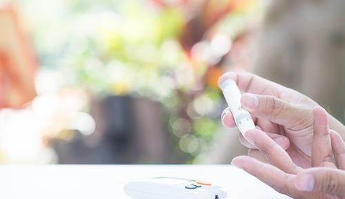 血糖控制|患上糖尿病，如何控制血糖提醒4个要点，需要坚持，了解一下