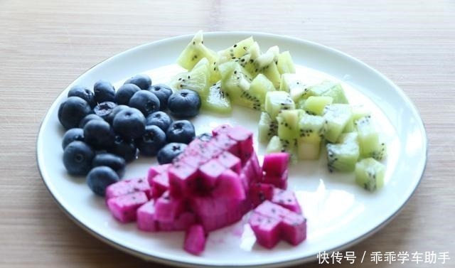 甜点|喝不完的牛奶别浪费,搭配燕麦做出一款特色甜点,营养更高档!