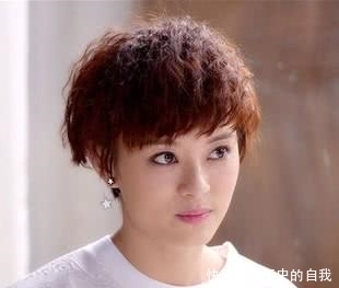 过了40岁的家庭妇女，这3款“发型”千万别留，不仅像大妈还伤发