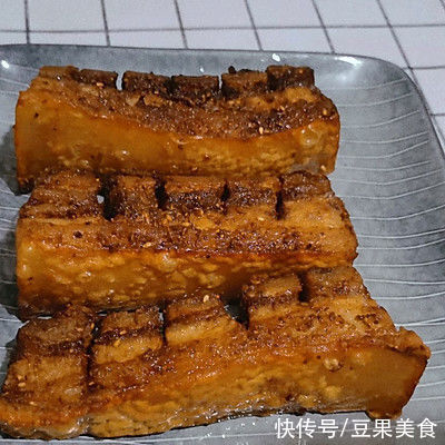 这道脆皮五花肉连续吃了3碗，全家人都一致好评