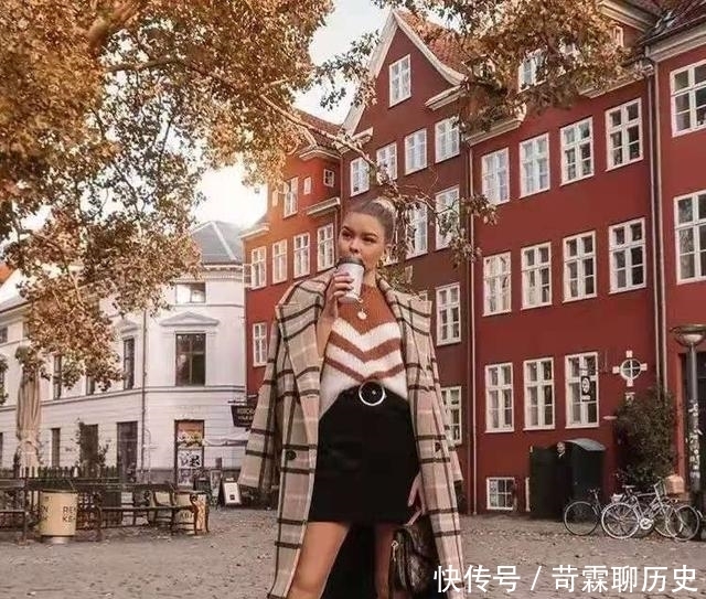 2020年冬,建议女性穿“大衣+裙子”,温柔好气质,惊艳众人