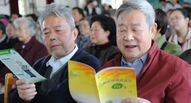 牛奶|糖尿病人喝酸奶、牛奶,升血糖还是降血糖?或许很多人做错了