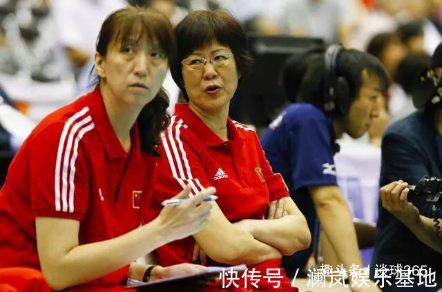 中国女排|50岁女排前国手，忙完女排又督战男排，丈夫是军人，曾苦等她14年