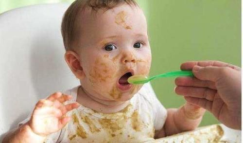 辅食|8个月宝宝,因为辅食加错双肾长满“结石”,很多父母还在这样喂