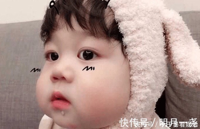 发育|婴儿常喝母乳发育好,大便次数就多,即使水分多些也不必担心