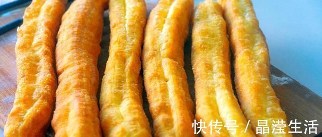 做法|油条最简单的做法，不用泡打粉，加上它，个个空心又酥脆，太香了