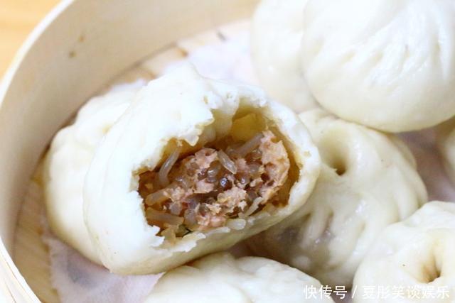  搅拌|粉条别再炖着吃了，用它做包子，蓬松暄软皮薄馅足，蒸两笼不够吃