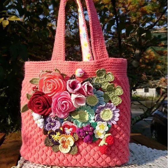 小花片 55款超美的钩花包包,只要会钩不同的花,拼缝在一起,就能做出