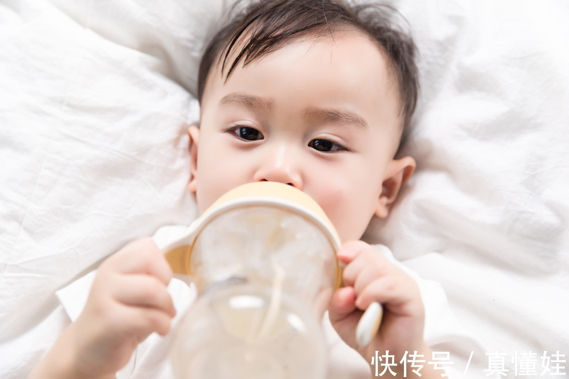 睡姿|婴儿睡姿有讲究,睡姿不对会有健康隐患!