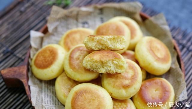 不用烤箱不用电饭煲,这样做好的面包,个个蓬松暄软,好吃极了