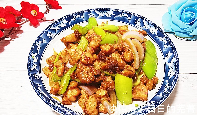 鲜香|夏季多给孩子吃鸡胸肉,低脂高蛋白,上锅一炒,鲜香滑嫩营养高!