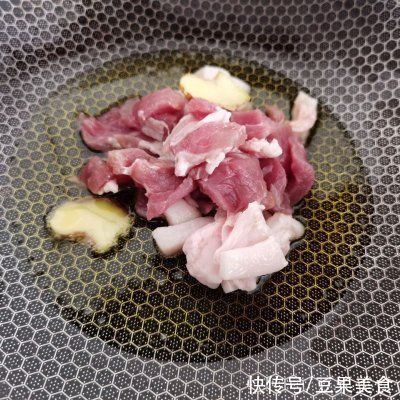 豆瓣酱|#一勺葱伴侣，成就招牌美味#酱爆花蛤