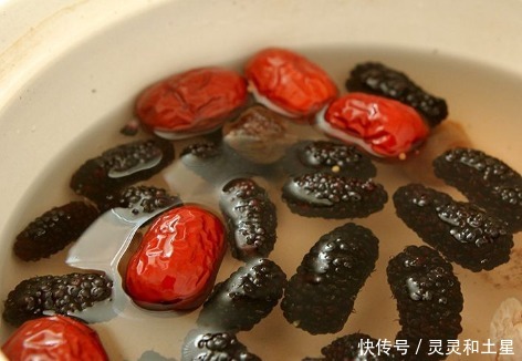 春天,女人要常喝這湯,紅棗和它一起煮,氣色紅潤睡得香,別錯過!