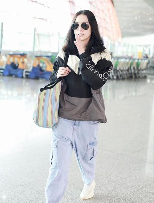 牛仔装|牛仔装怎么穿才好看,看小宋佳的牛仔私服搭配,时髦减龄又高级