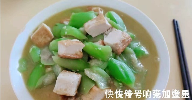 豆腐和它是绝配,切块一煎再一炖,软嫩鲜美好消化,天天吃都不腻!
