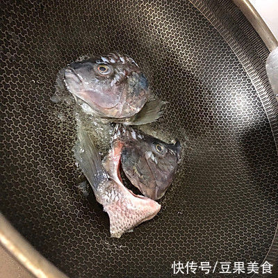 肝吸虫病|这道鱼头豆腐一上桌，全家都爱吃