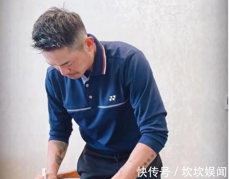 羽坛|奢侈!国羽大满贯林丹别墅曝光,石雕围墙记录生涯辉煌时刻