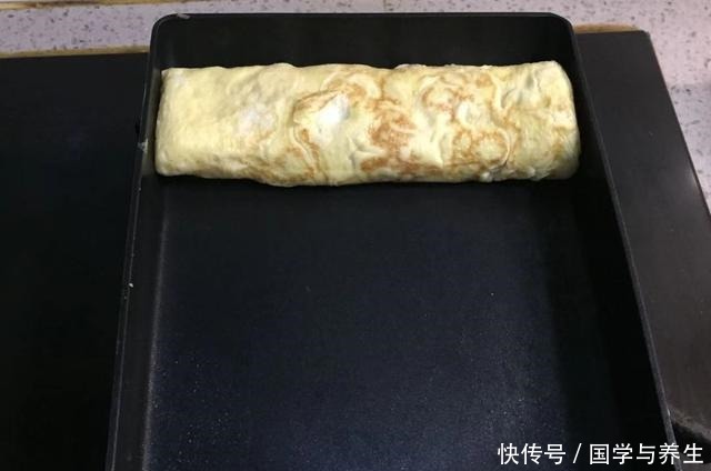 我常用鸡蛋给孩子做这早餐，咸香松软，补充营养，5分钟就搞定