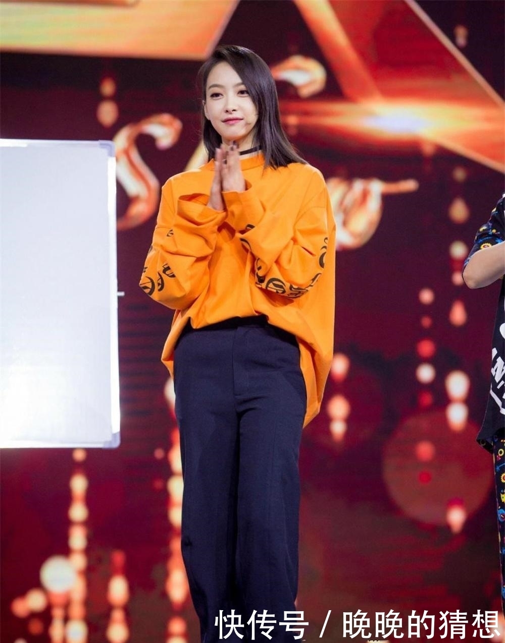 卫衣配小脚裤！瞧瞧这种穿法，时髦又减龄也很美