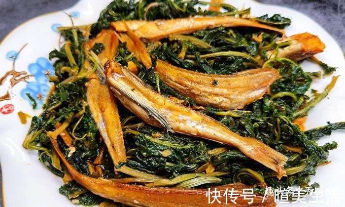 刮刮油|很多人只吃果肉,其实叶子才是宝贝,多捡些回家,一晒一烀,真香