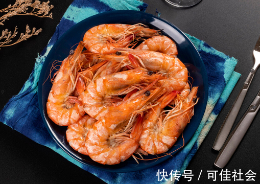正确做法|煮虾，用冷水还是热水教你正确做法，虾肉鲜嫩Q弹，还不腥